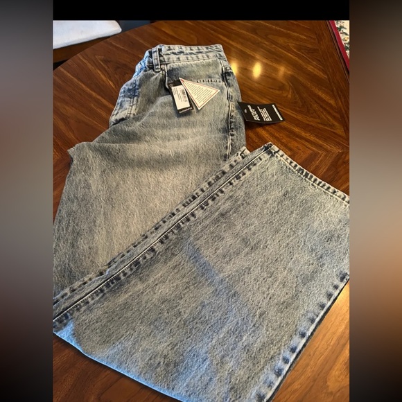 New Men's Light Blue Relaxed Jeans. - Picture 2 of 8